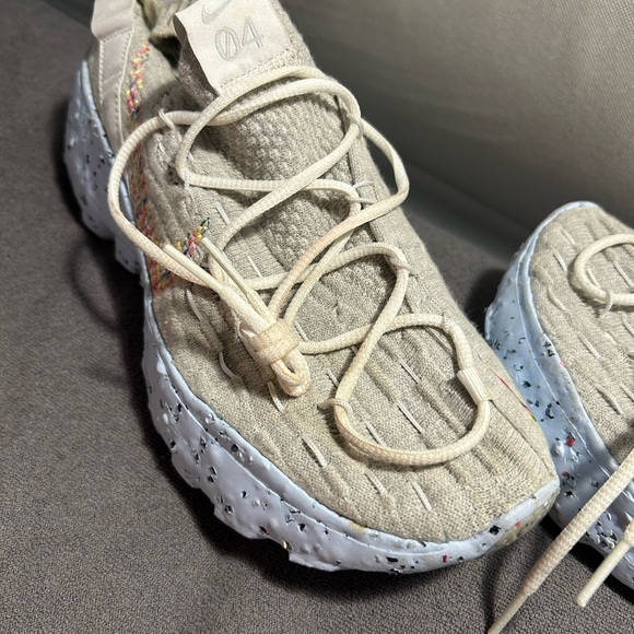 Women’s Nike shoes - Picture 3 of 3